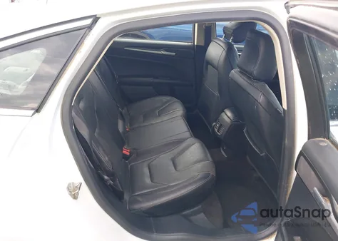 2020 Ford Fusion Hybrid Titanium из США, поврежденный, VIN 3FA6P0RU1LR204778